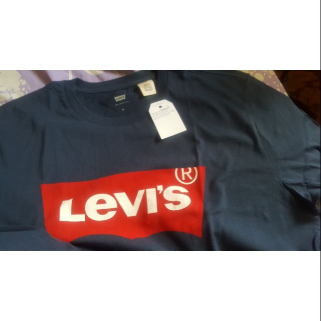 fake vs real levis t shirt