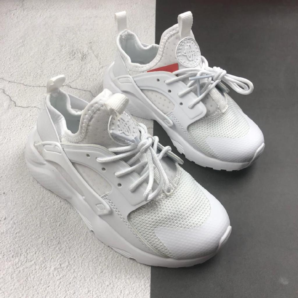 air huarache all white