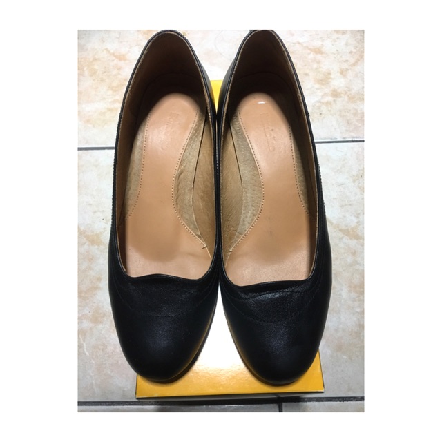 bandolino black shoes