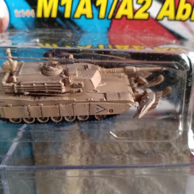 Cando 1 144 Scale Main Battle Tank New In Box With Free Acrylic Dio Display Case Shopee Philippines