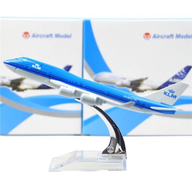 airplane diecast