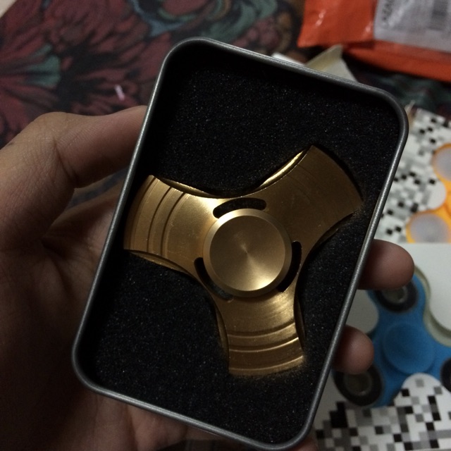 gold fidget spinner