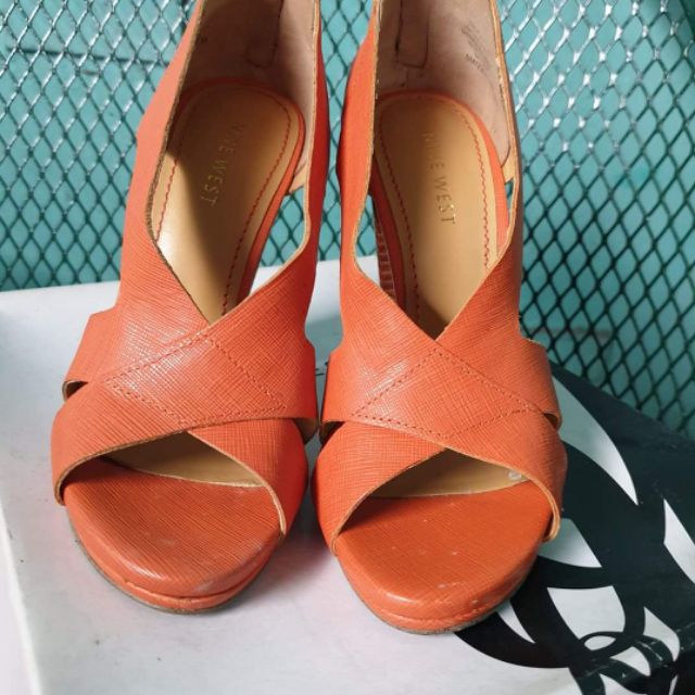 nine west orange heels