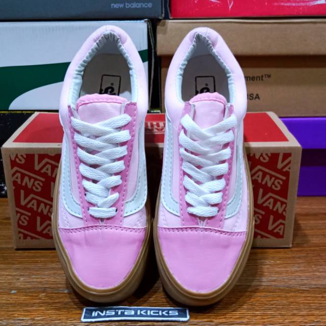 pink and white van
