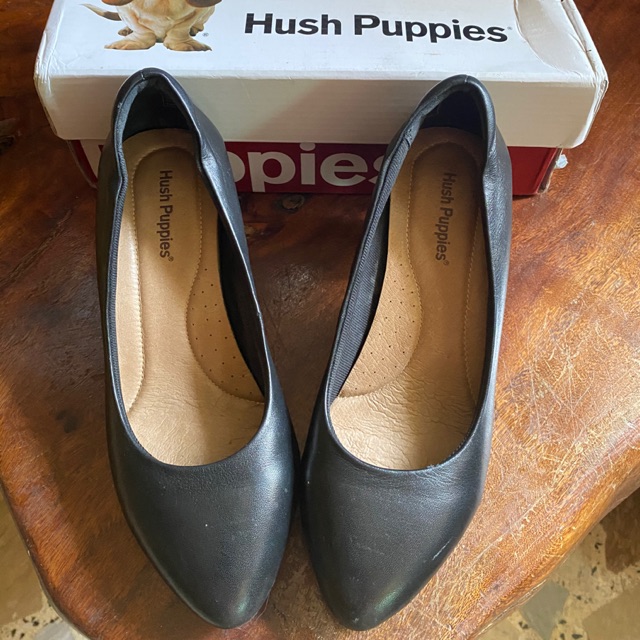 hush puppies black pumps