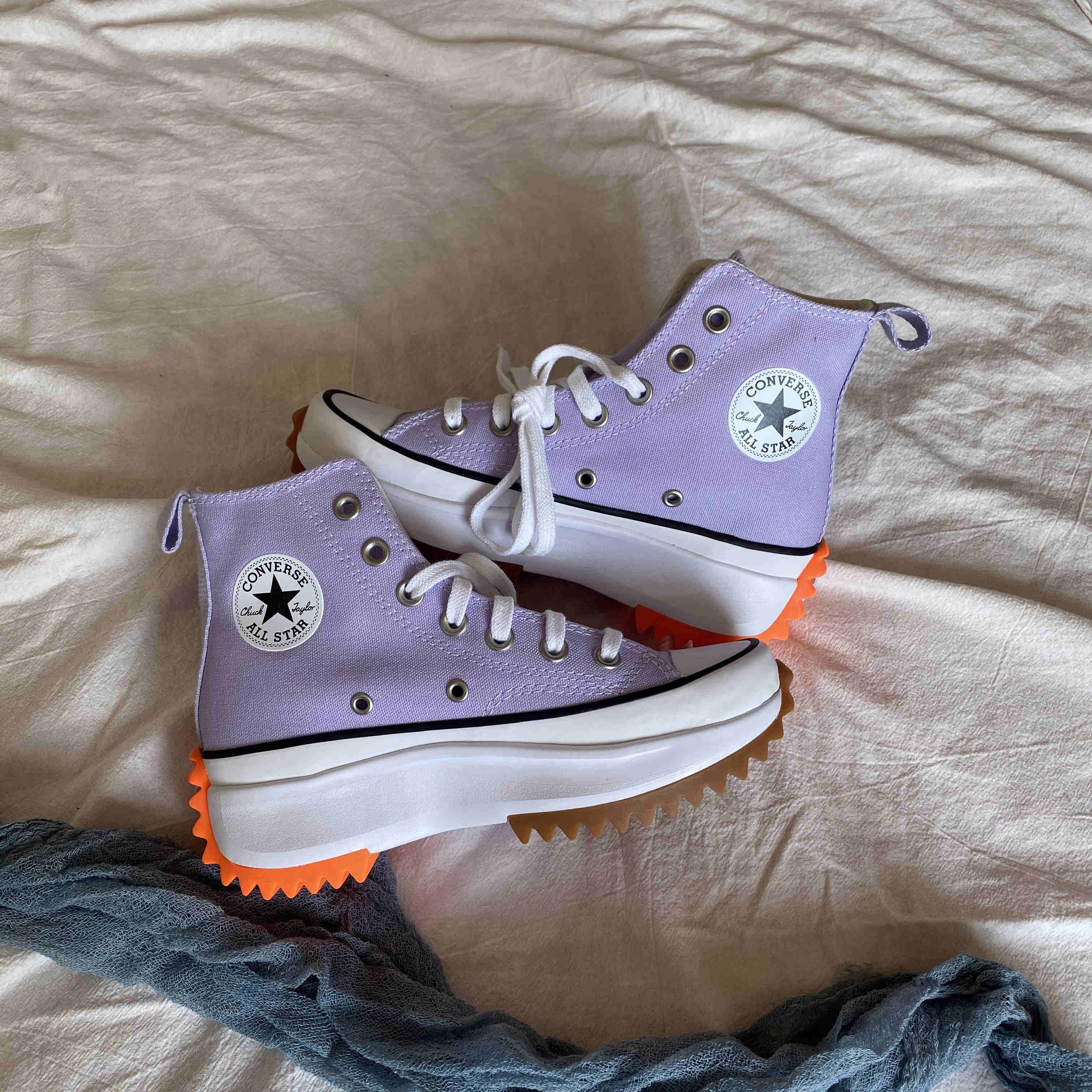 purple converse run star hike