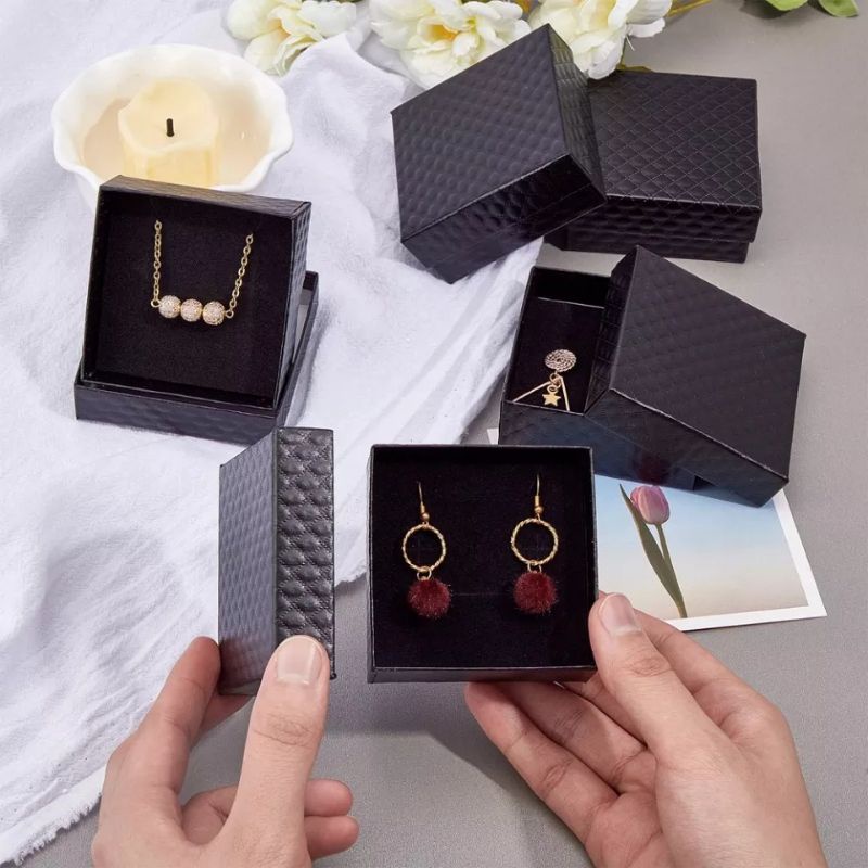 Diamond Pattern Jewelry Set Box with foam (7.25*7.25*3.5cm) Shopee