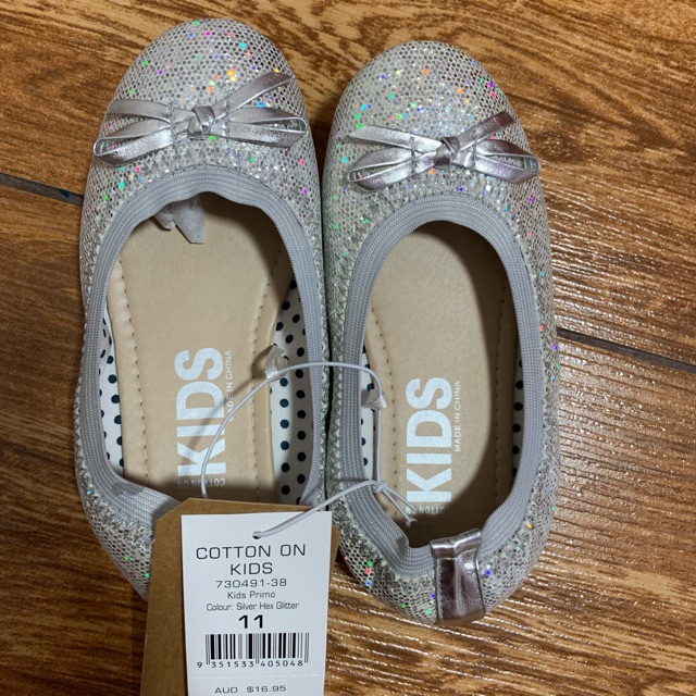 silver flats size 11