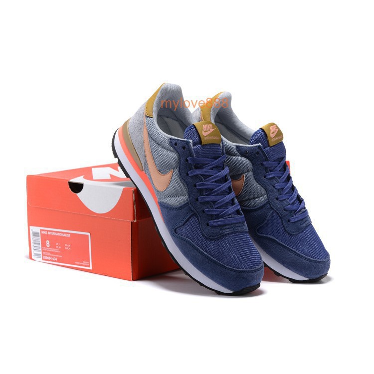 nike womens internationalist
