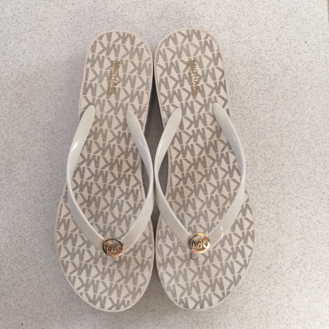 michael kors gold flip flops