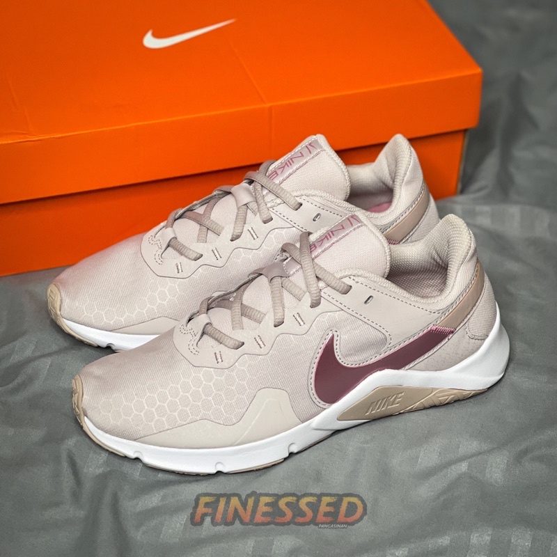 nike ultra essential 2.0