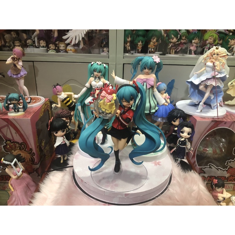 Authentic Figure - Hatsune Miku 