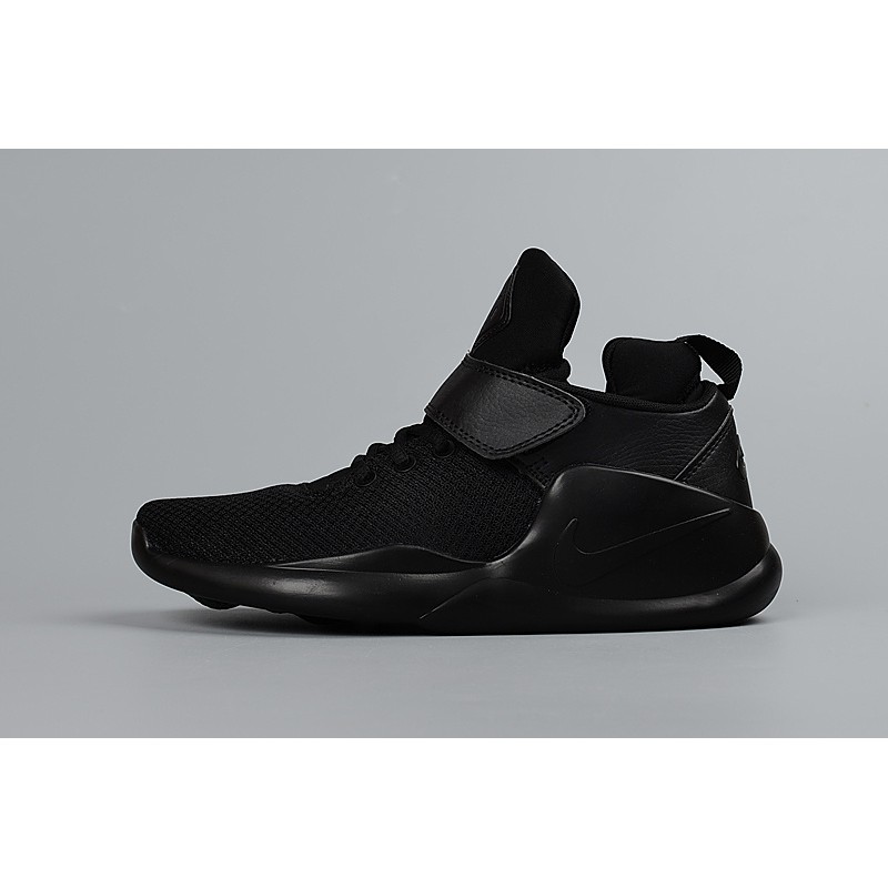 nike original basketball shoes