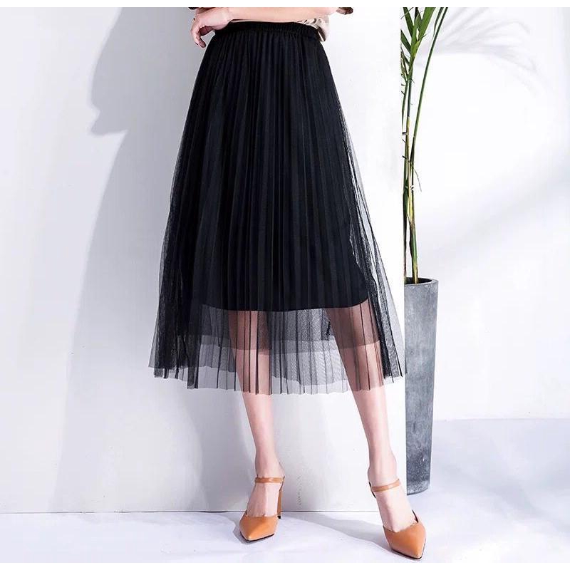 long black skirt pleated