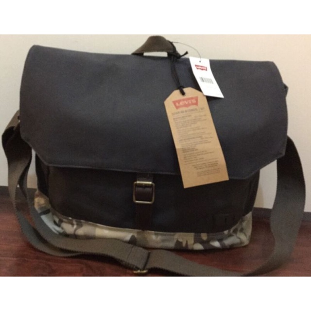 levi's messenger bag