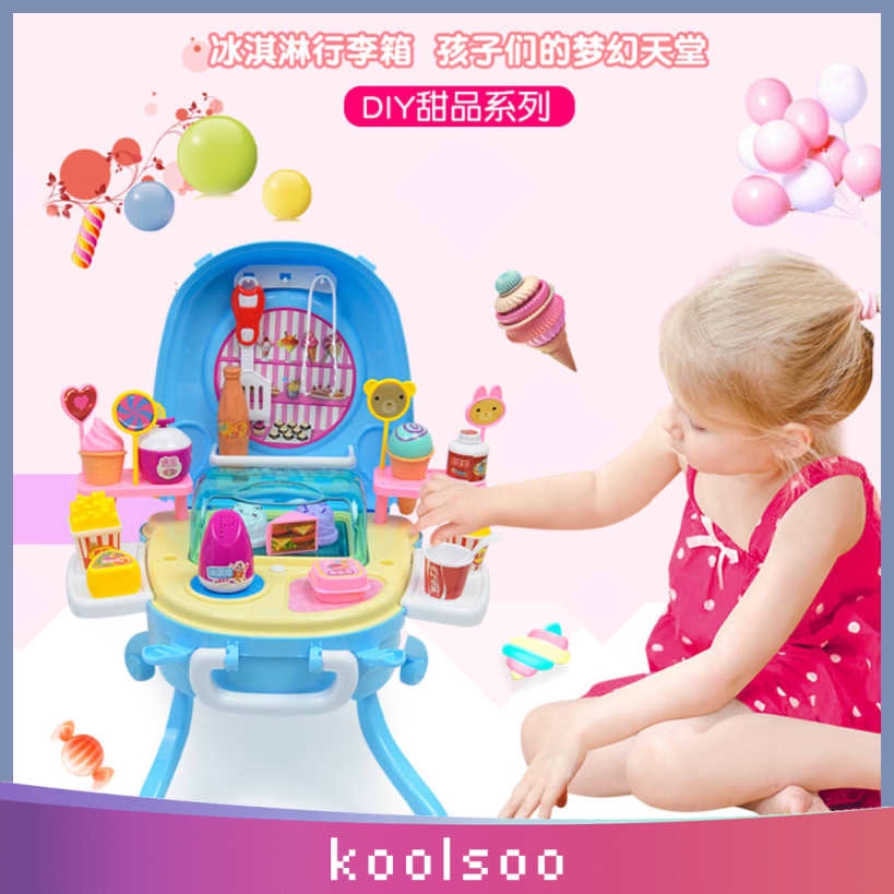 pretend play 2 year old