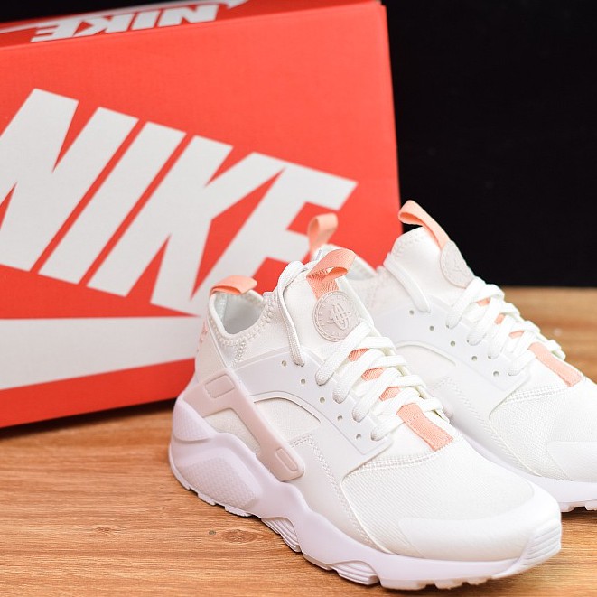 nike cloth tennis shoes