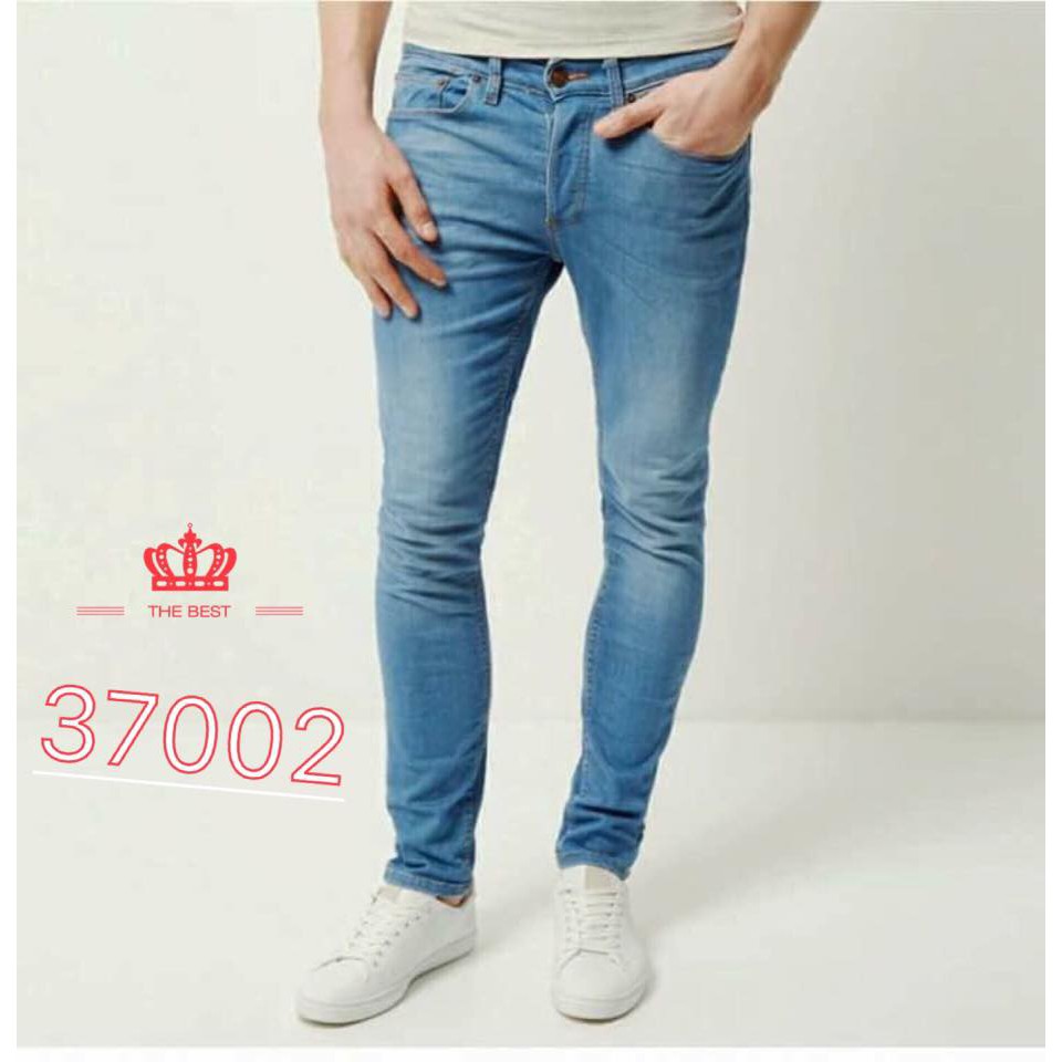 light denim pants