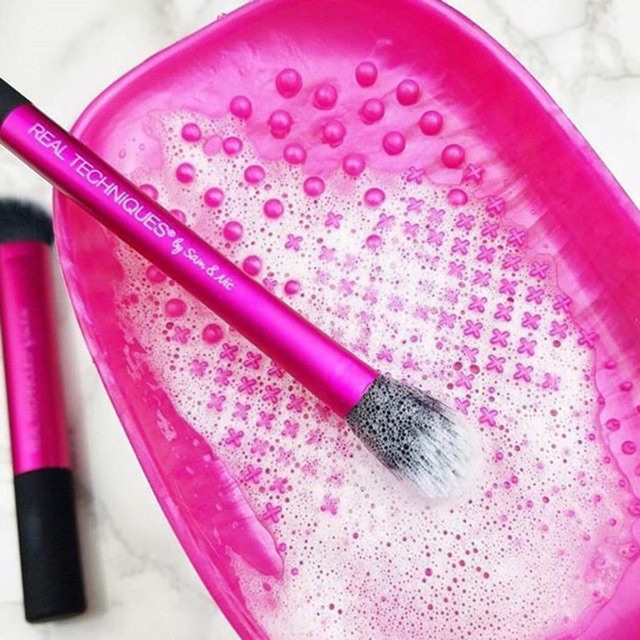 REAL TECHNIQUES Brush Cleansing Palette Shopee Philippines