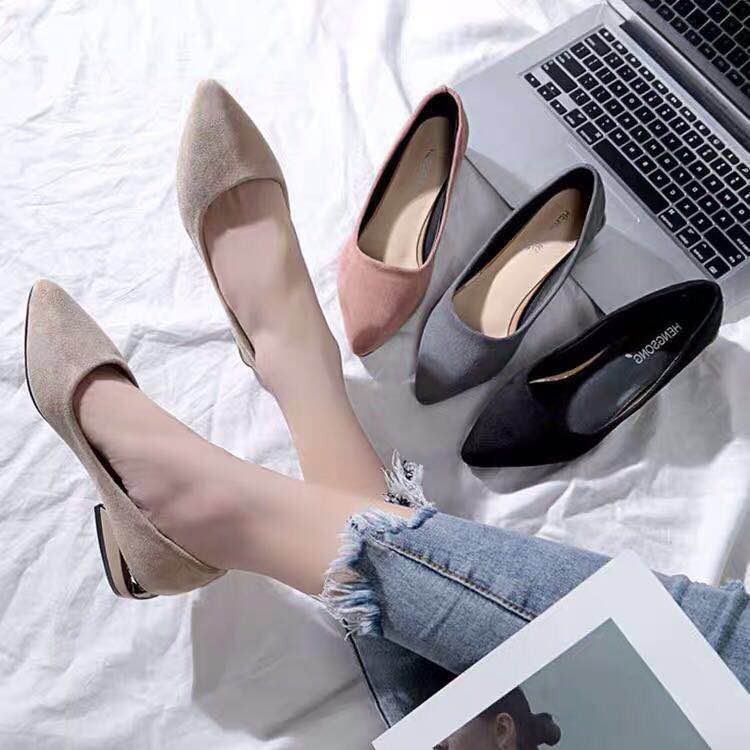 large size women's shoes stores