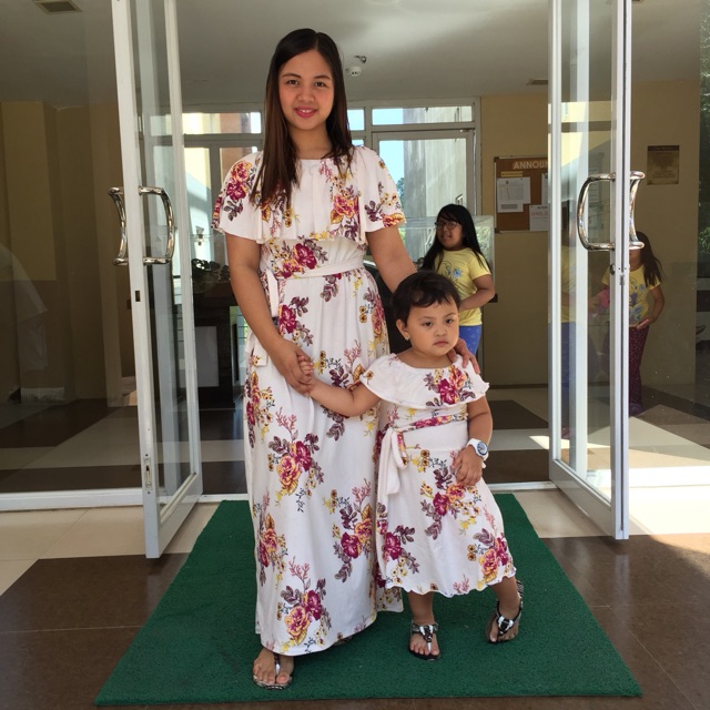 mom daughter twinning dresses