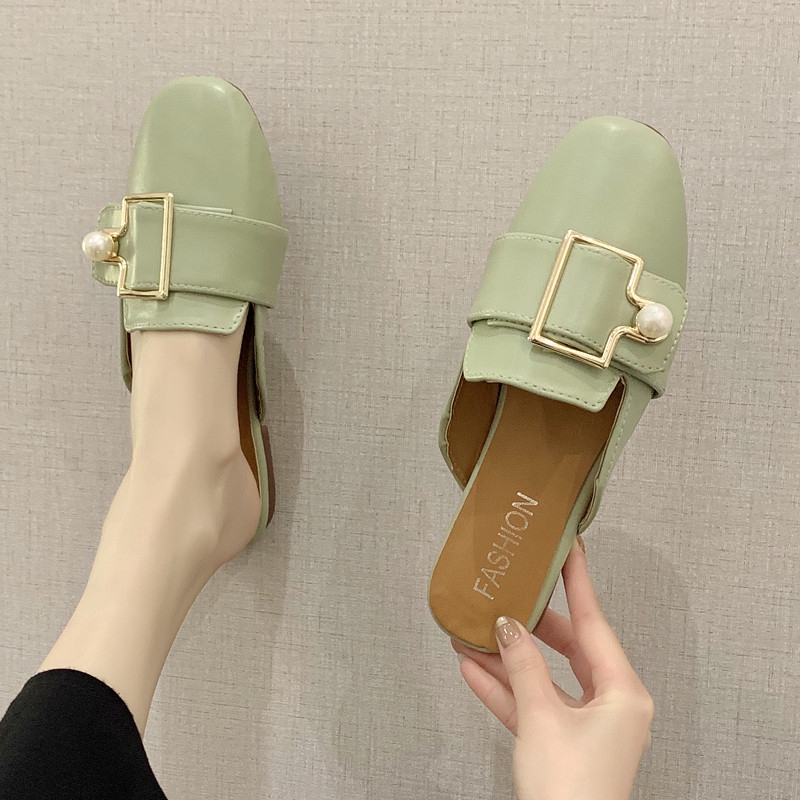 closed toe flat mules