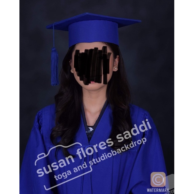 graduation toga blue