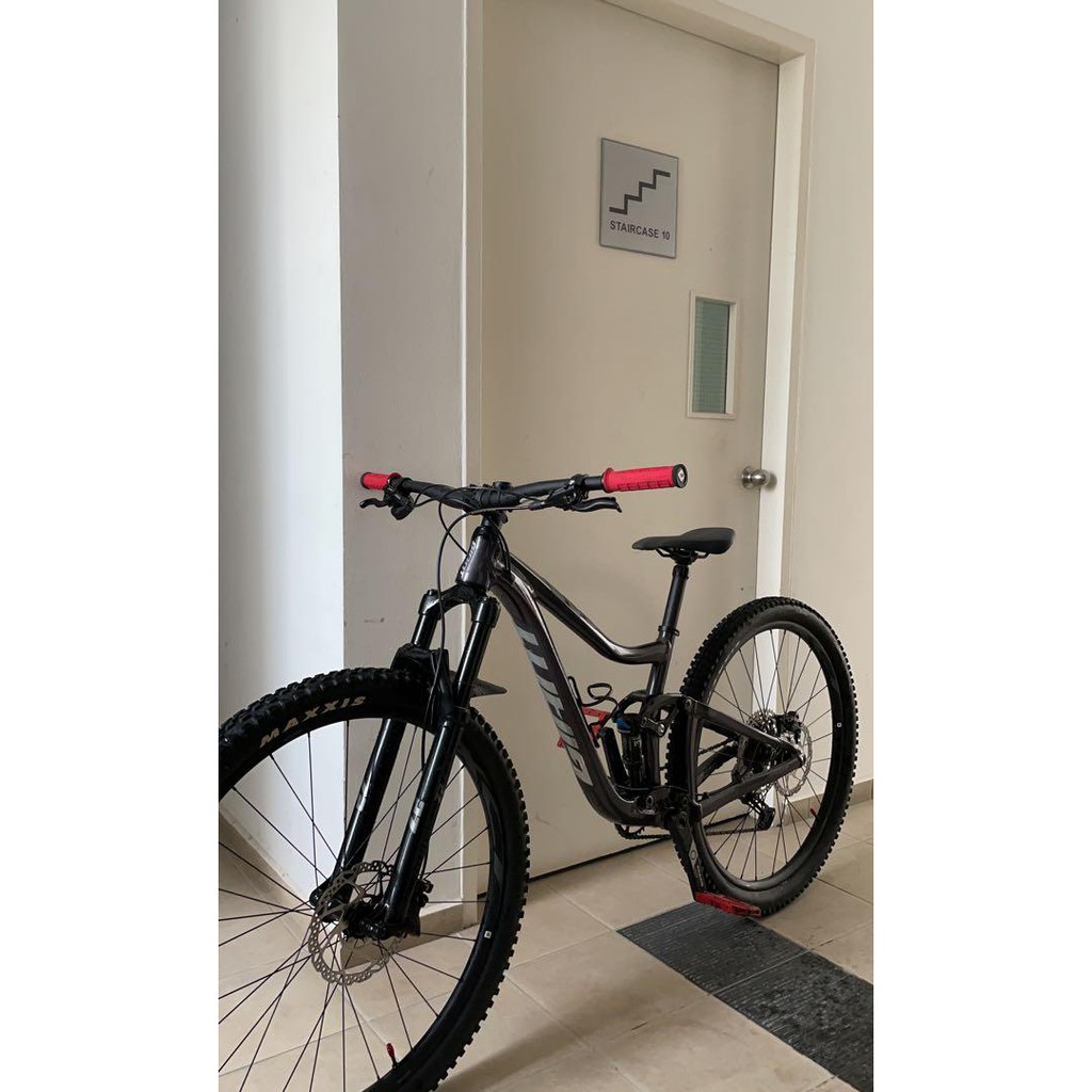 brand new giant mountain bike