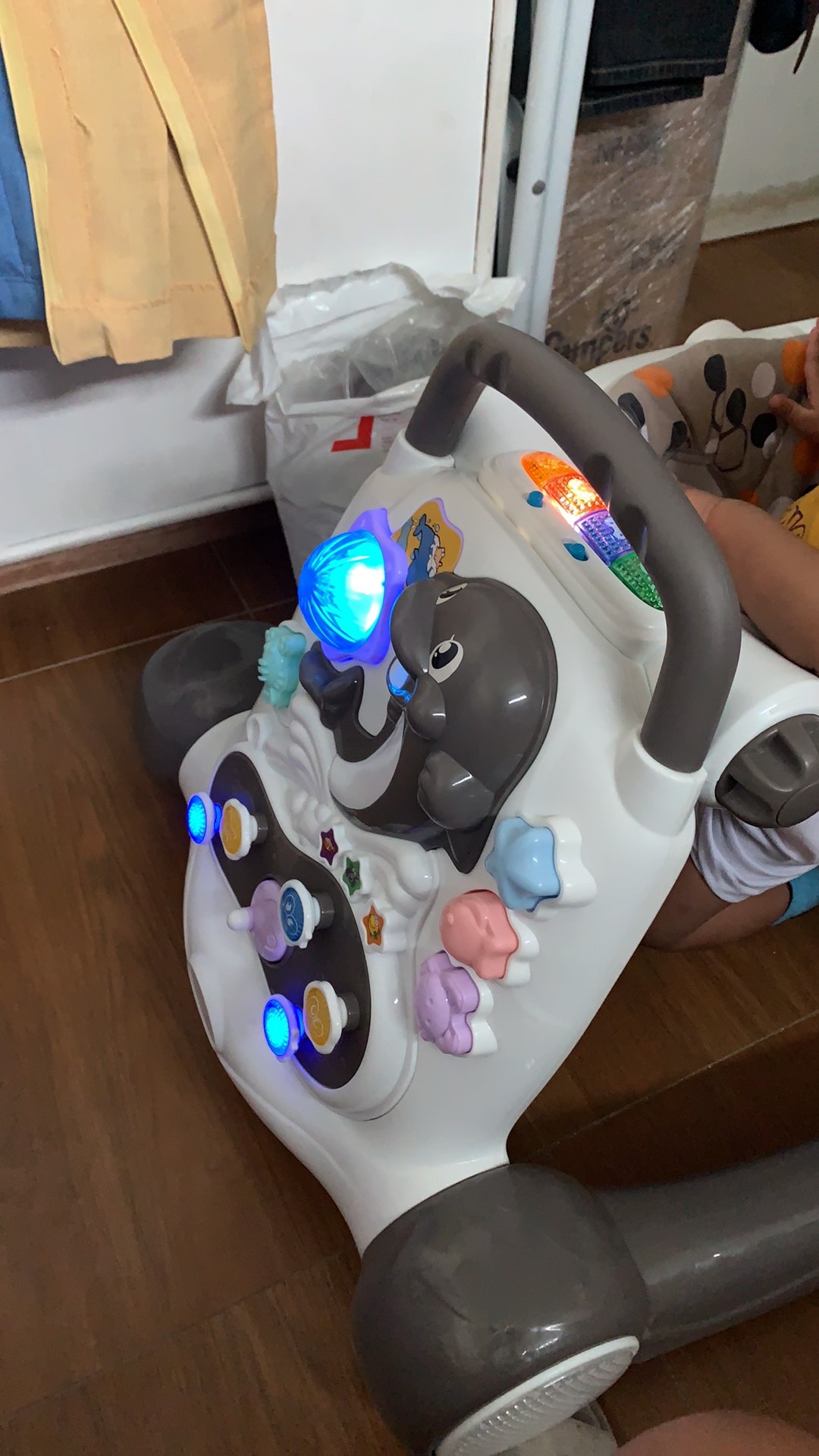 wooden baby walker in hindi