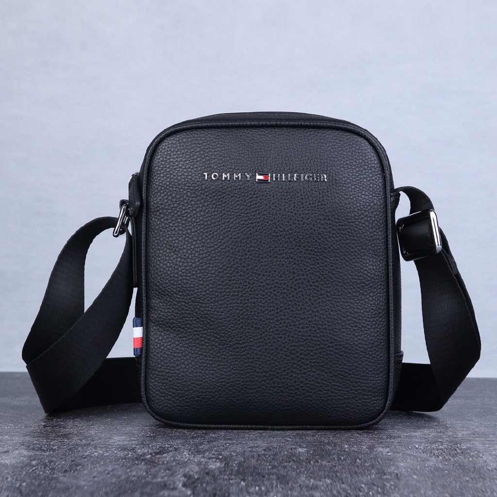 mens tommy hilfiger messenger bag