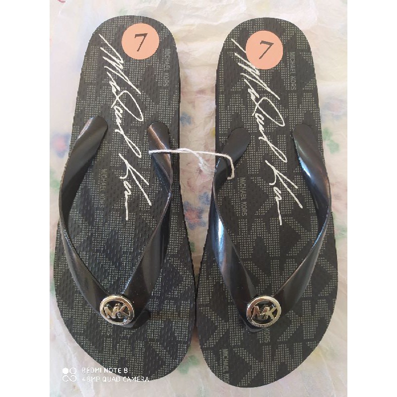 Descubrir 45+ imagen michael kors womens slippers Thptnganamst.edu.vn