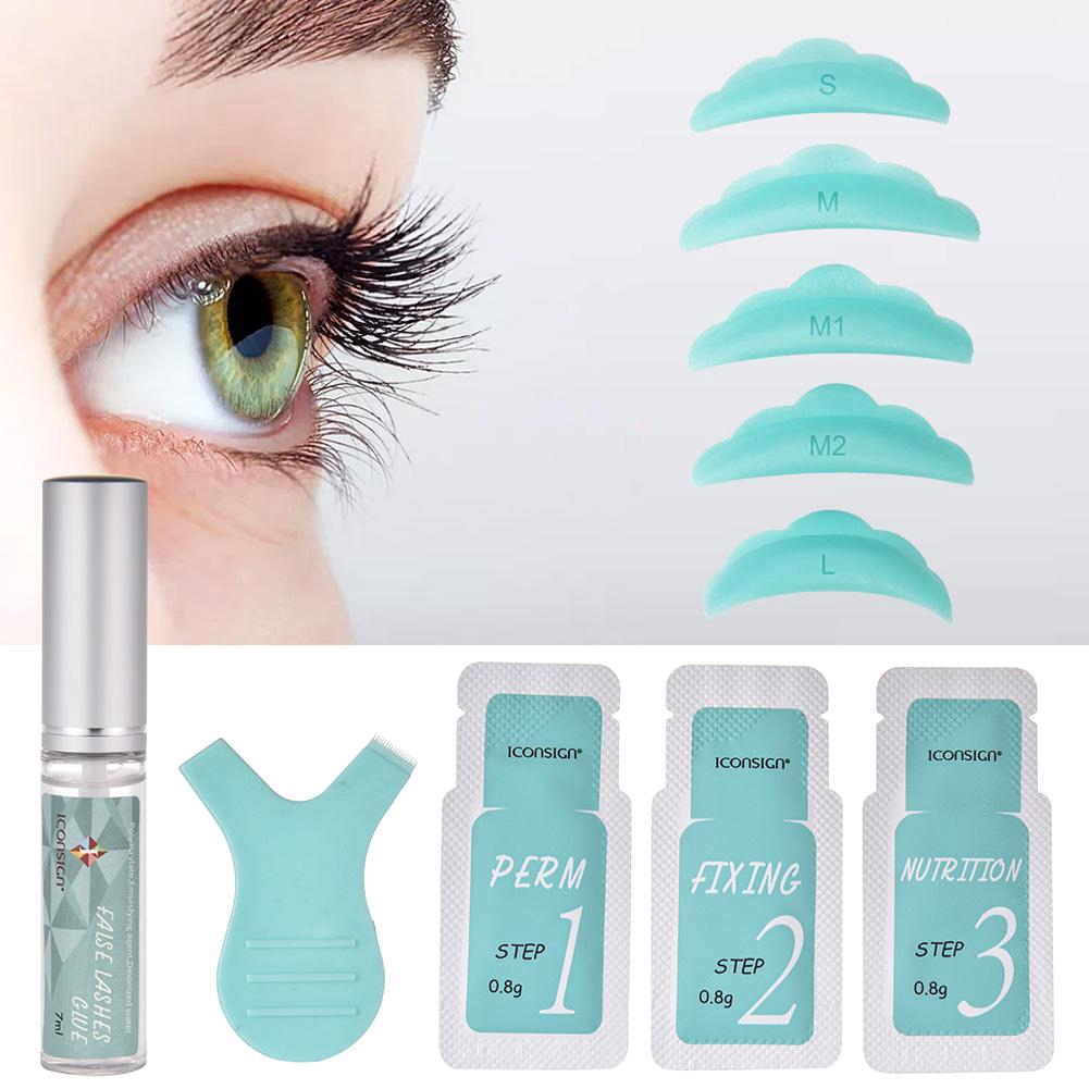 professional eyelash curling