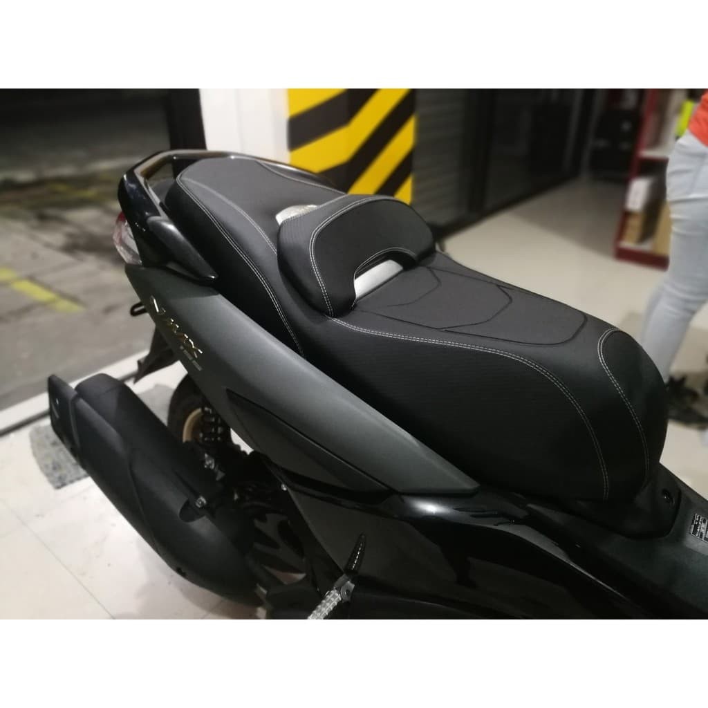 camelback seat for motorcycle