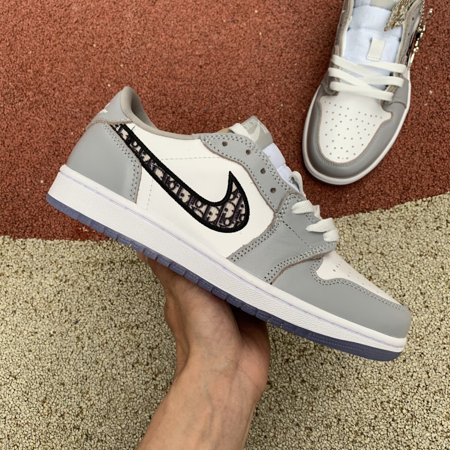 Authentic Dior x Air Jordan 1 Low OG 