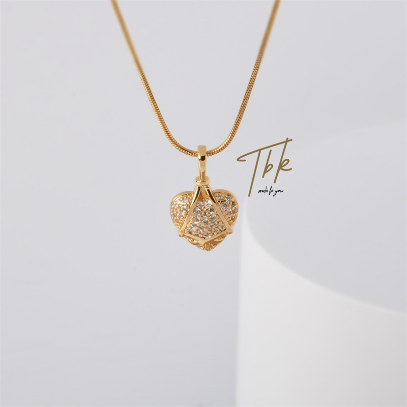 TBK 18K Gold Cubic Zirconia Pendant Necklace Accessories For Women 722N ...