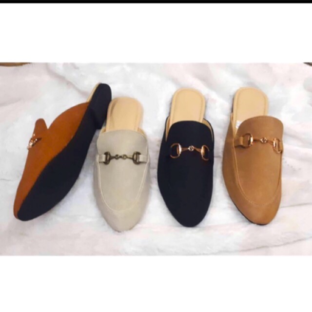 closed toe flat mules