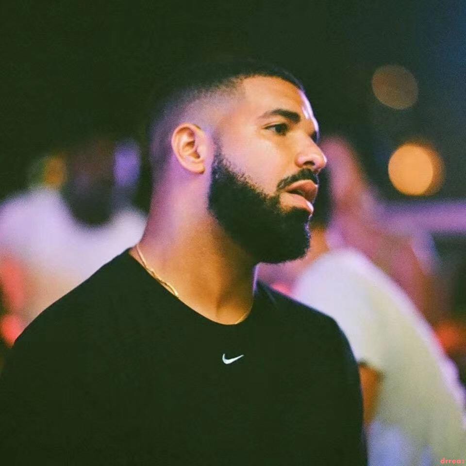 drake nike swoosh