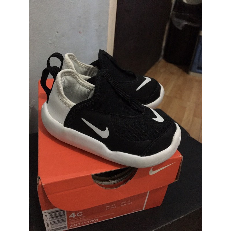 nike lil swoosh