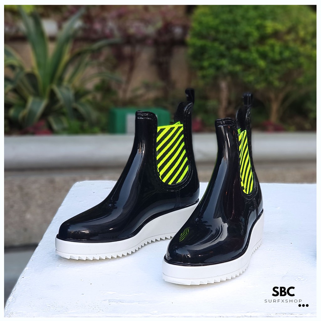 fashionable rain boots