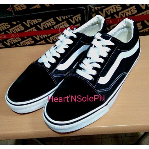 black n white vans
