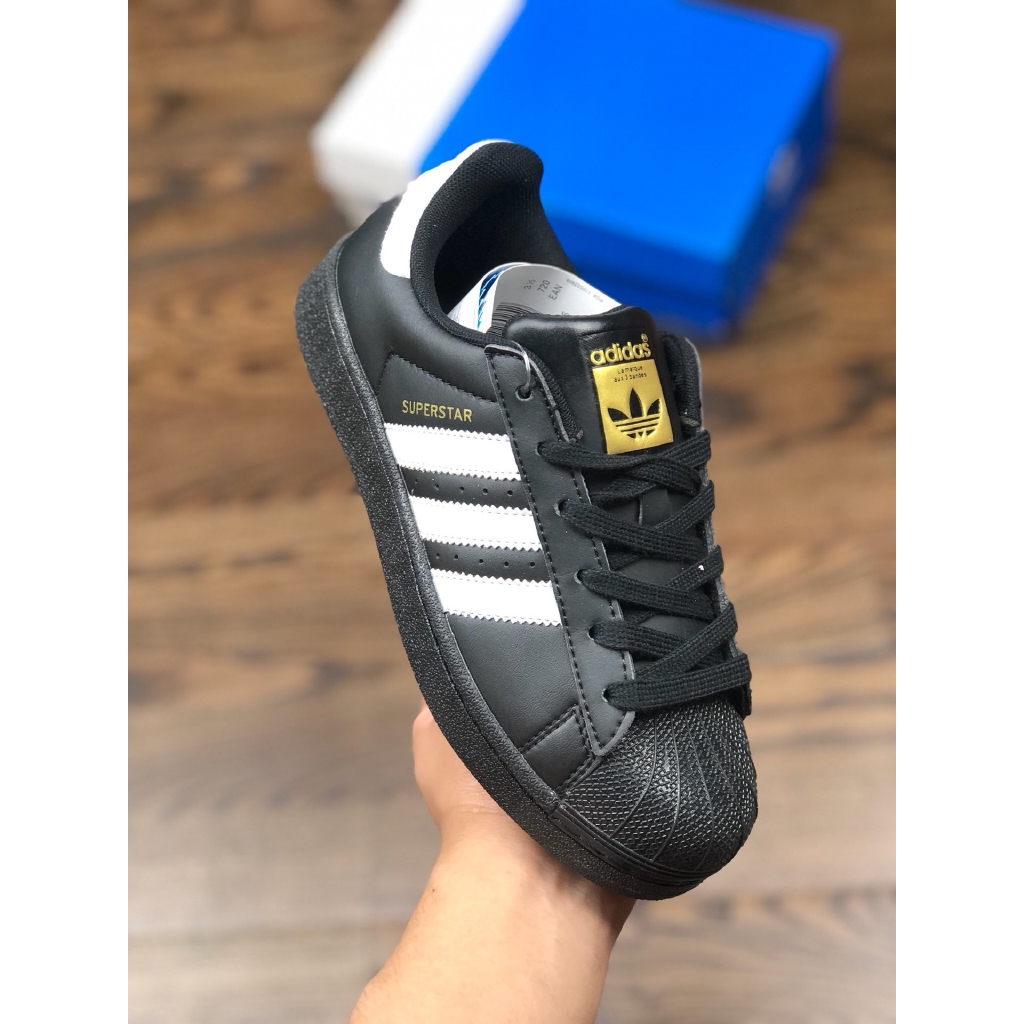 shell front adidas
