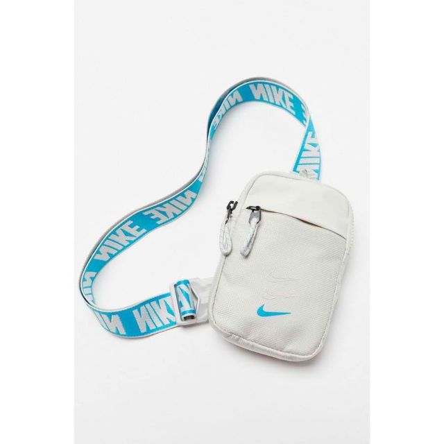 advance hip pack