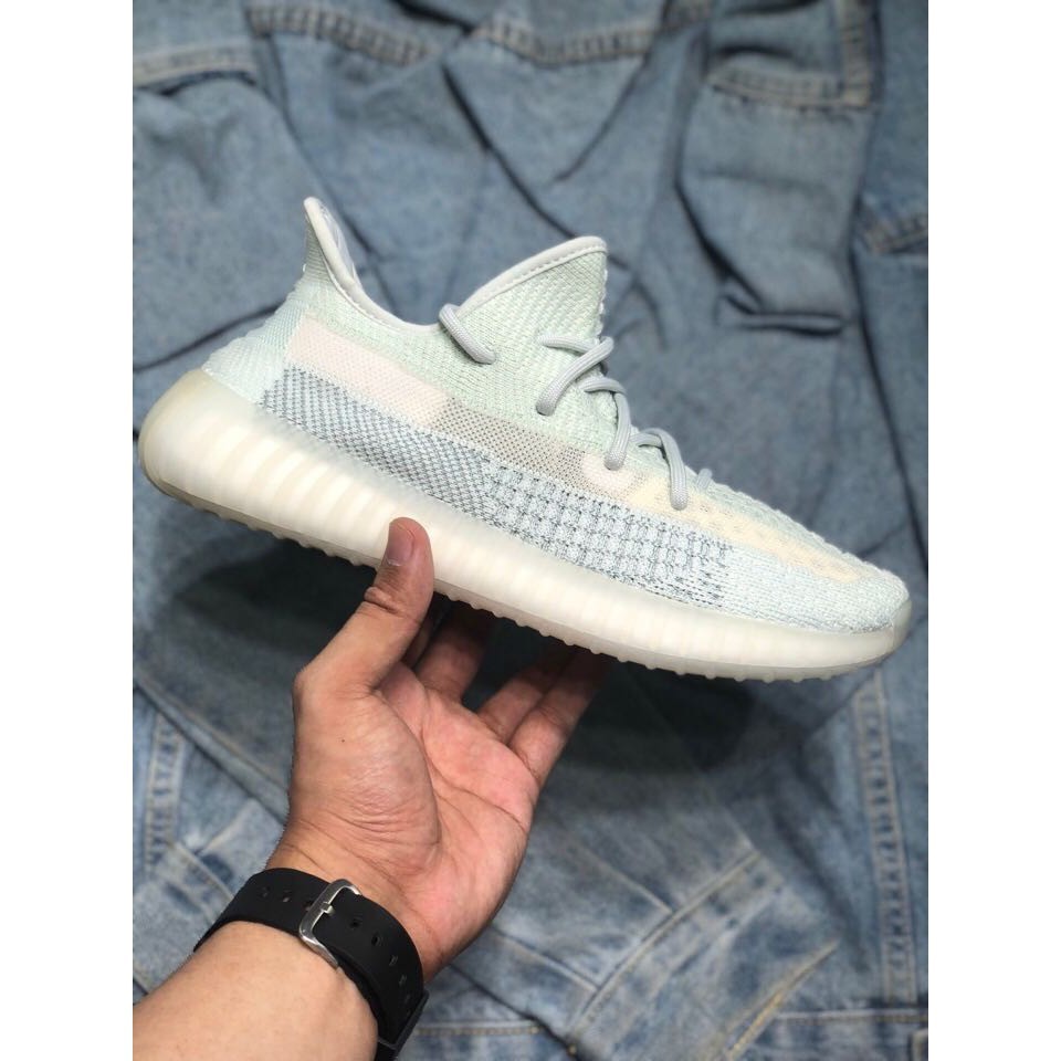 yeezy 350 vs cloud white