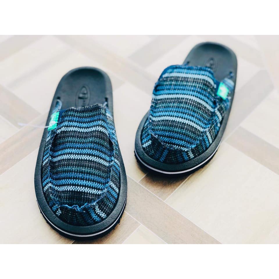 sanuk shoes slip on