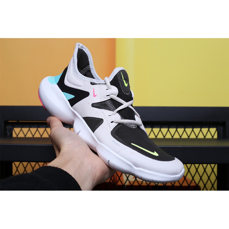 lightweight cushioned running shoes