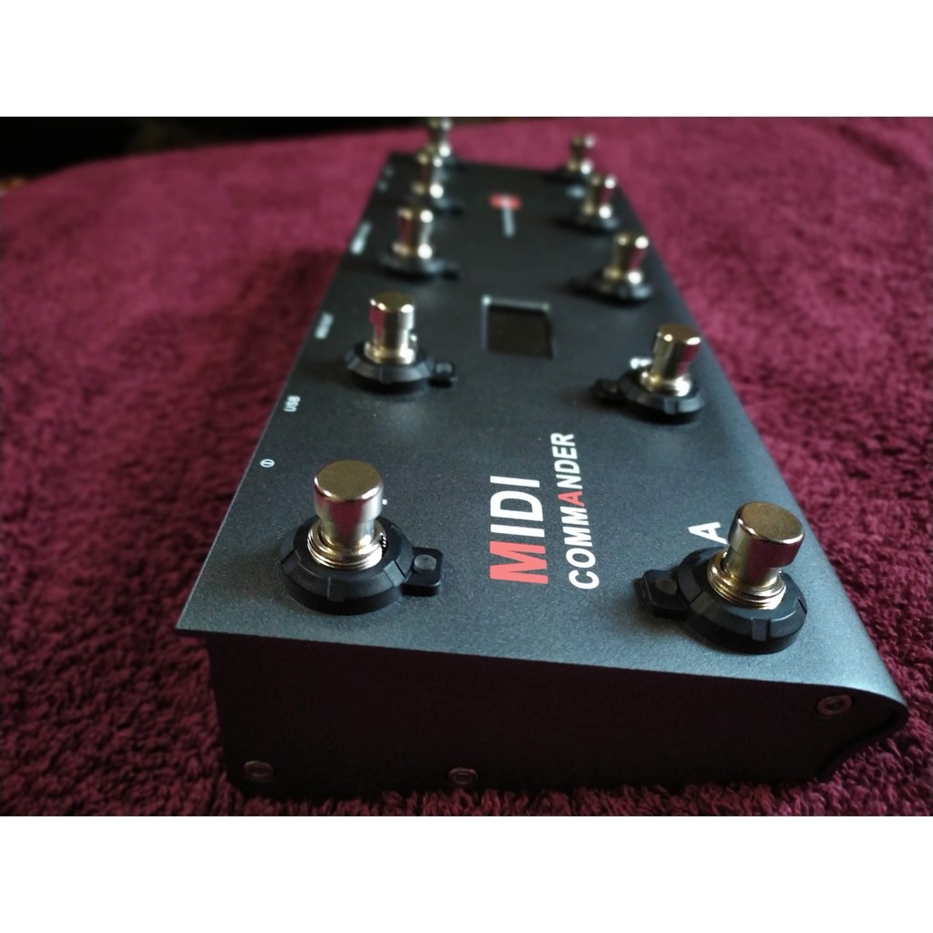 MeloAudio MIDI Commander Guitar Floor Multi-Effects Portable USB MIDI Foot Controller mit 10 Fußschaltern 2 Expression Pedalbuchsen und 8 Host Presets 