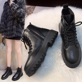 Korean fashion women’s boots ( zipper and laces )