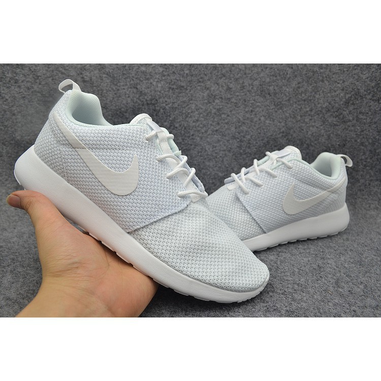 nike roshe run mens all white