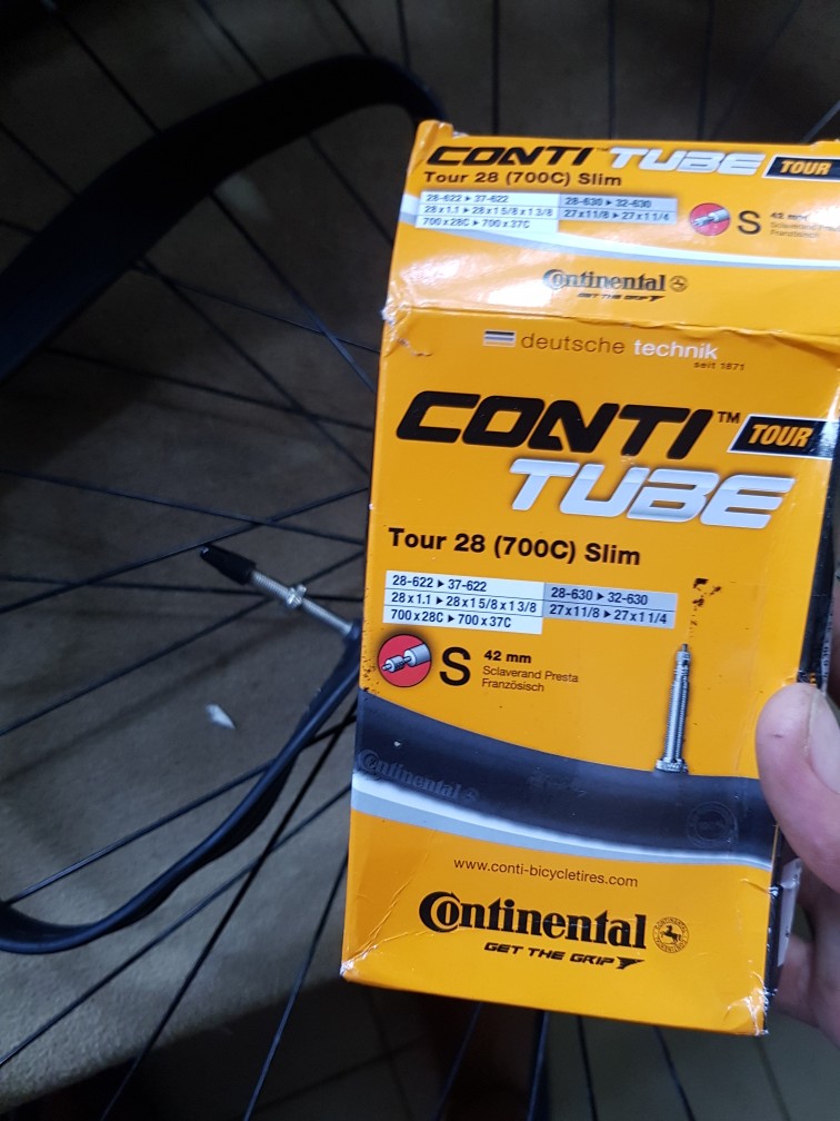 700 x 37c inner tube