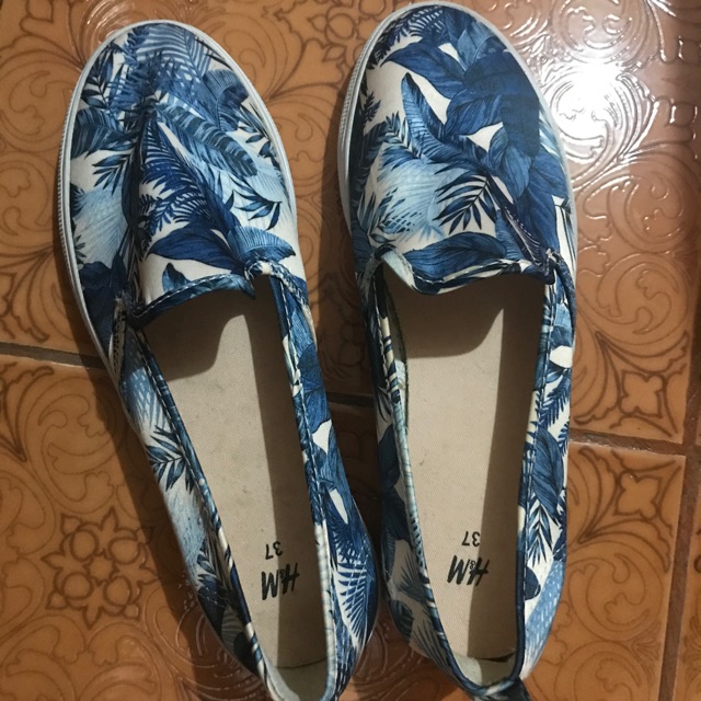 h and m slip on trainers